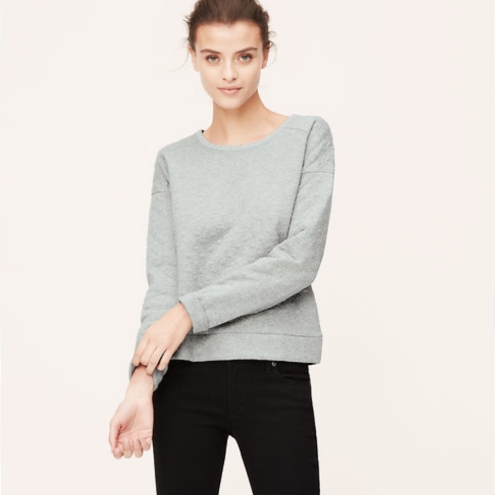 ⭐️40% Off⭐️ Loft Grey Quilted Diamond Sweatshirt